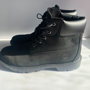 GENTLY USED YOUTH TIMBERLAND 6" CLASSIC WATERPROOF BOOTS (FITS KIDS/MEN/WOMEN)